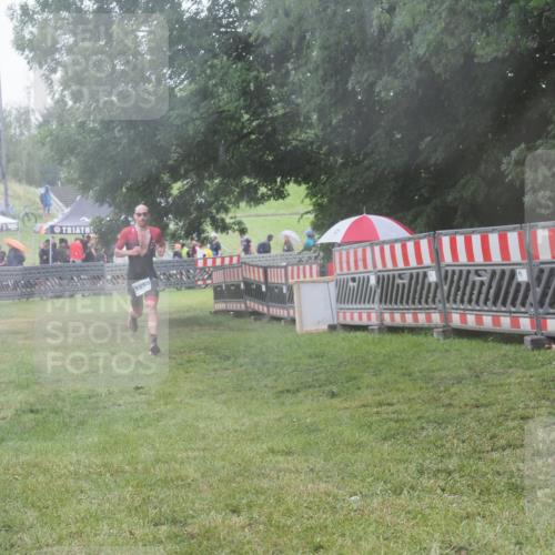 21.06.2025 - 27. Vierlanden-Triathlon KatJ http://msf.ph/oto/8036965 15.06.2025 14:16:13 Ziel 1253 meine-sportfotos.de