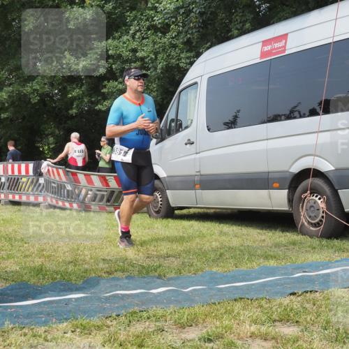 15.06.2025 - 27. Vierlanden-Triathlon KatJ http://msf.ph/oto/8036972 15.06.2025 11:26:37 Schwimmen  meine-sportfotos.de