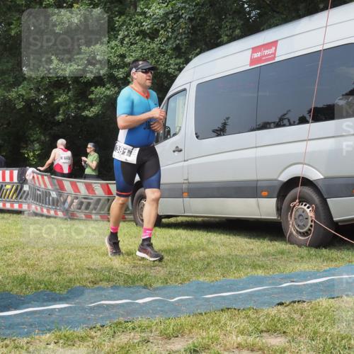 15.06.2025 - 27. Vierlanden-Triathlon KatJ http://msf.ph/oto/8036978 15.06.2025 11:26:37 Schwimmen  meine-sportfotos.de