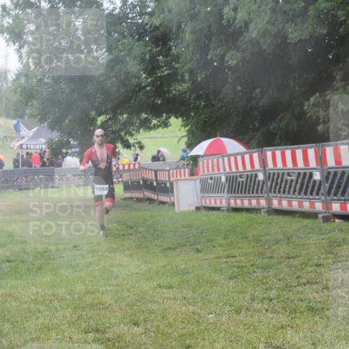 21.06.2025 - 27. Vierlanden-Triathlon KatJ http://msf.ph/oto/8036983 15.06.2025 14:16:14 Ziel 1253 meine-sportfotos.de