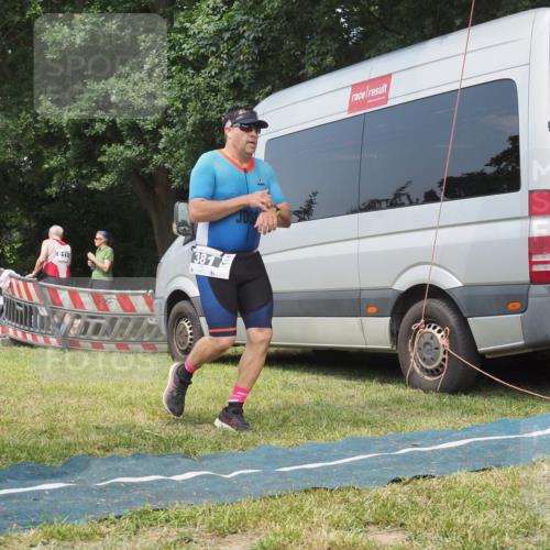15.06.2025 - 27. Vierlanden-Triathlon KatJ http://msf.ph/oto/8036988 15.06.2025 11:26:37 Schwimmen  meine-sportfotos.de
