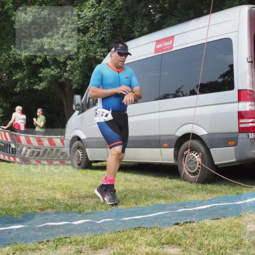 15.06.2025 - 27. Vierlanden-Triathlon KatJ http://msf.ph/oto/8036992 15.06.2025 11:26:37 Schwimmen  meine-sportfotos.de