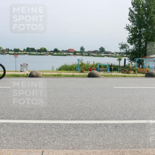 21.06.2025 - 27. Vierlanden-Triathlon H.Heesch http://msf.ph/oto/8037002 15.06.2025 11:47:07 Radfahren 647, 696, 710, 722, 734, 763, 831 meine-sportfotos.de