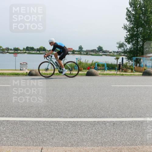 21.06.2025 - 27. Vierlanden-Triathlon H.Heesch http://msf.ph/oto/8037009 15.06.2025 11:47:07 Radfahren 647, 696, 710, 722, 734, 763, 831 meine-sportfotos.de
