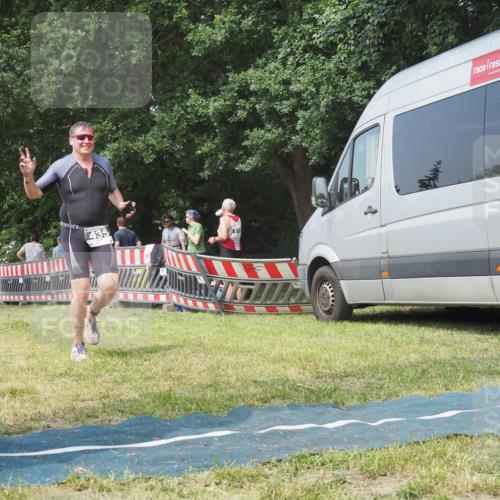15.06.2025 - 27. Vierlanden-Triathlon KatJ http://msf.ph/oto/8037010 15.06.2025 11:26:48 Schwimmen 900 meine-sportfotos.de