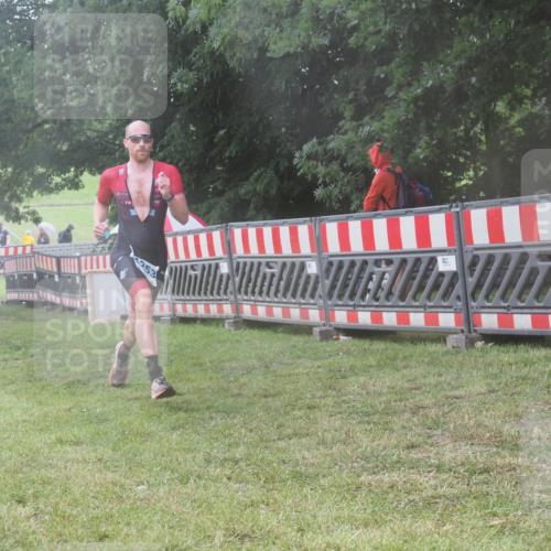 21.06.2025 - 27. Vierlanden-Triathlon KatJ http://msf.ph/oto/8037015 15.06.2025 14:16:15 Ziel 1253 meine-sportfotos.de