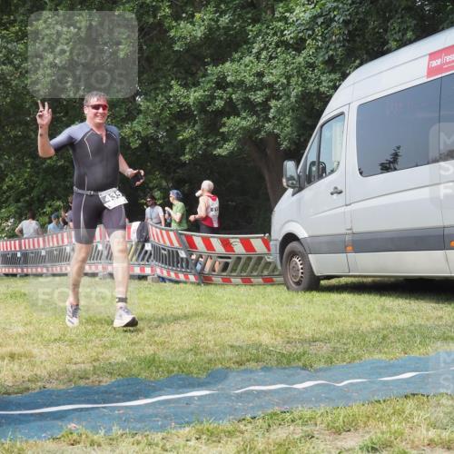 15.06.2025 - 27. Vierlanden-Triathlon KatJ http://msf.ph/oto/8037016 15.06.2025 11:26:48 Schwimmen 900 meine-sportfotos.de