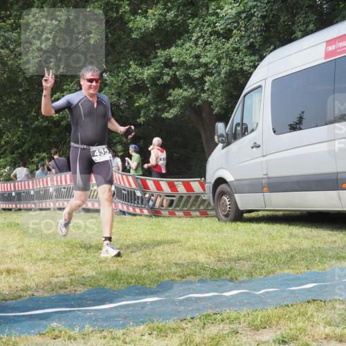 15.06.2025 - 27. Vierlanden-Triathlon KatJ http://msf.ph/oto/8037023 15.06.2025 11:26:48 Schwimmen 900 meine-sportfotos.de