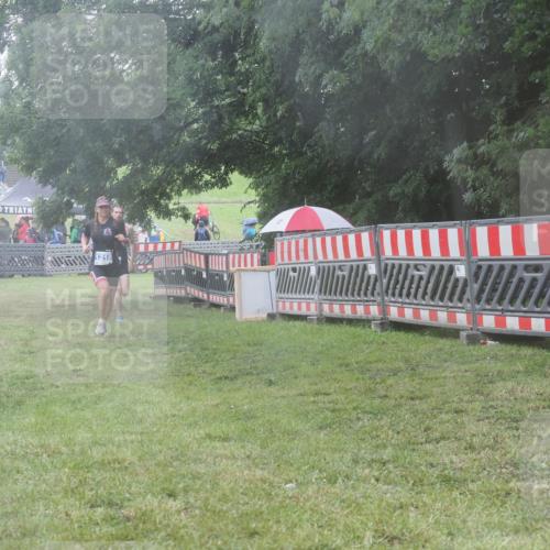 21.06.2025 - 27. Vierlanden-Triathlon KatJ http://msf.ph/oto/8037045 15.06.2025 14:17:12 Ziel 1218, 1269 meine-sportfotos.de