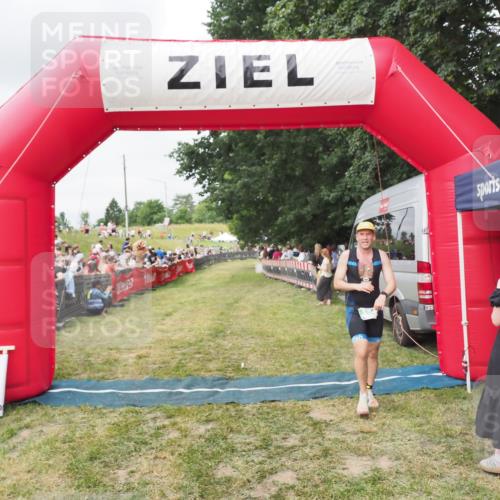 21.06.2025 - 27. Vierlanden-Triathlon MichiJ http://msf.ph/oto/8037053 15.06.2026 13:06:54 Ziel 654 meine-sportfotos.de