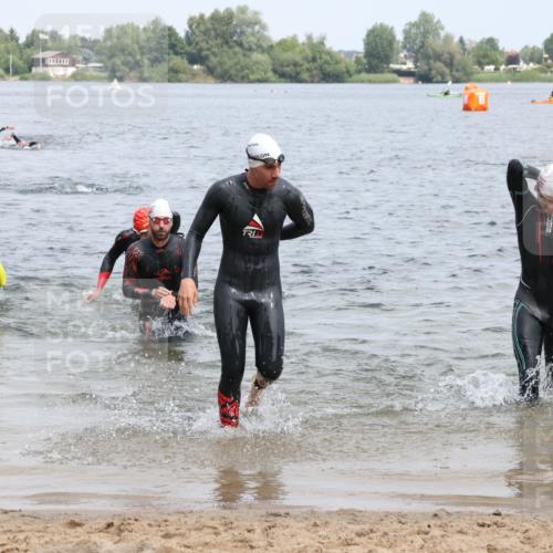 21.06.2025 - 27. Vierlanden-Triathlon Lena Gebhardt http://msf.ph/oto/8037055 15.06.2025 12:03:24 Schwimmen 1004, 1005, 1006, 1007, 1008 meine-sportfotos.de