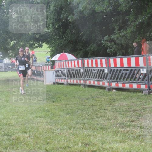 21.06.2025 - 27. Vierlanden-Triathlon KatJ http://msf.ph/oto/8037059 15.06.2025 14:17:13 Ziel 1218, 1269 meine-sportfotos.de