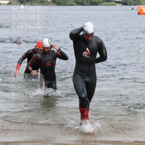 21.06.2025 - 27. Vierlanden-Triathlon Lena Gebhardt http://msf.ph/oto/8037061 15.06.2025 12:03:24 Schwimmen 1004, 1005, 1006, 1007, 1008 meine-sportfotos.de