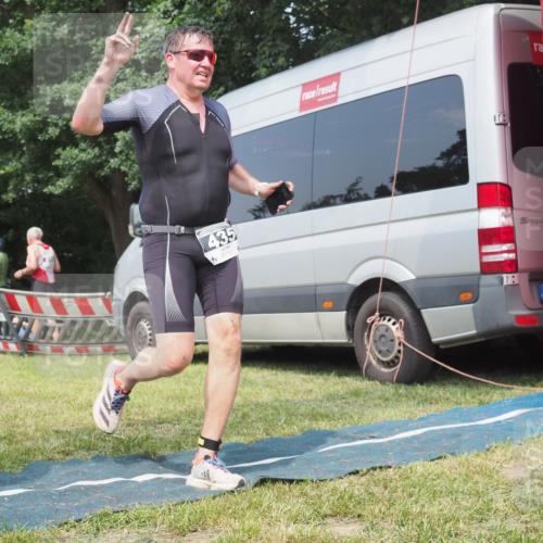 15.06.2025 - 27. Vierlanden-Triathlon KatJ http://msf.ph/oto/8037062 15.06.2025 11:26:49 Schwimmen 900 meine-sportfotos.de