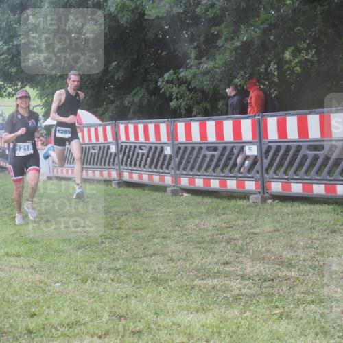 21.06.2025 - 27. Vierlanden-Triathlon KatJ http://msf.ph/oto/8037075 15.06.2025 14:17:14 Ziel 1218, 1269 meine-sportfotos.de