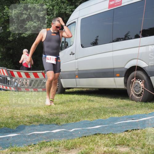 15.06.2025 - 27. Vierlanden-Triathlon KatJ http://msf.ph/oto/8037081 15.06.2025 11:26:59 Schwimmen 900 meine-sportfotos.de