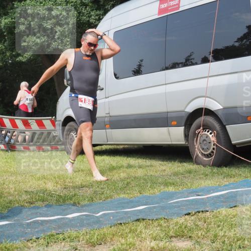 15.06.2025 - 27. Vierlanden-Triathlon KatJ http://msf.ph/oto/8037091 15.06.2025 11:26:59 Schwimmen 900 meine-sportfotos.de