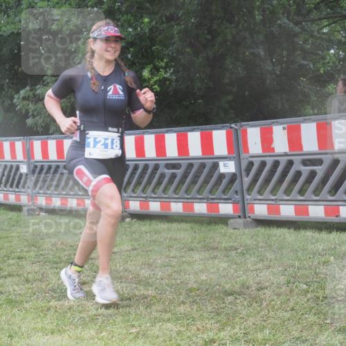 21.06.2025 - 27. Vierlanden-Triathlon KatJ http://msf.ph/oto/8037109 15.06.2025 14:17:15 Ziel 1218, 1269 meine-sportfotos.de
