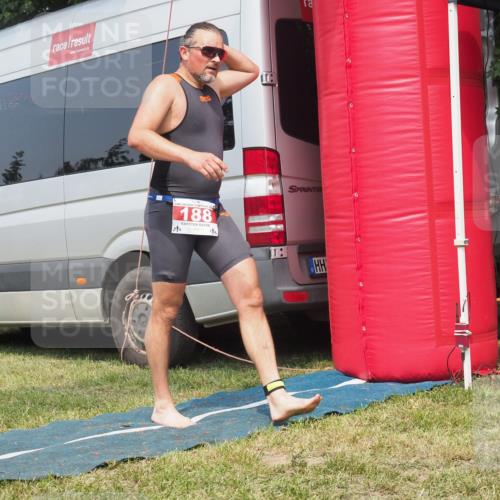 15.06.2025 - 27. Vierlanden-Triathlon KatJ http://msf.ph/oto/8037122 15.06.2025 11:27:01 Schwimmen 900 meine-sportfotos.de