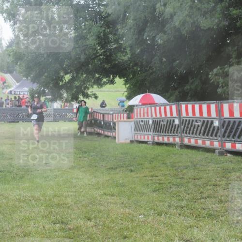 21.06.2025 - 27. Vierlanden-Triathlon KatJ http://msf.ph/oto/8037130 15.06.2025 14:17:37 Ziel 1169 meine-sportfotos.de