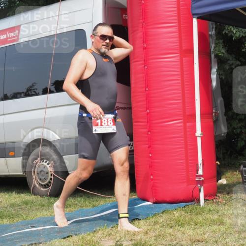 15.06.2025 - 27. Vierlanden-Triathlon KatJ http://msf.ph/oto/8037135 15.06.2025 11:27:01 Schwimmen 900 meine-sportfotos.de