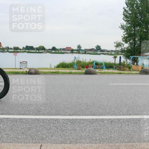 15.06.2025 - 27. Vierlanden-Triathlon H.Heesch http://msf.ph/oto/8037139 15.06.2025 10:50:09 Radfahren 39, 54, 225, 409 meine-sportfotos.de