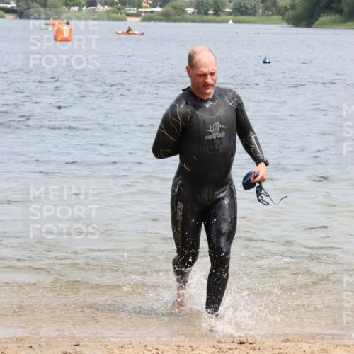 21.06.2025 - 27. Vierlanden-Triathlon Lena Gebhardt http://msf.ph/oto/8037183 15.06.2025 12:03:53 Schwimmen 994 meine-sportfotos.de