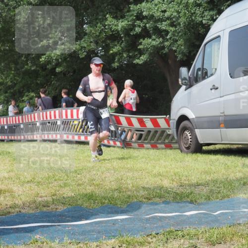 15.06.2025 - 27. Vierlanden-Triathlon KatJ http://msf.ph/oto/8037185 15.06.2025 11:27:17 Schwimmen 884, 886, 961 meine-sportfotos.de