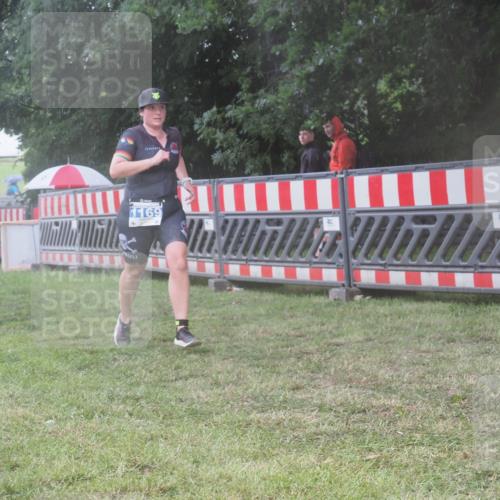 21.06.2025 - 27. Vierlanden-Triathlon KatJ http://msf.ph/oto/8037196 15.06.2025 14:17:40 Ziel 1169 meine-sportfotos.de