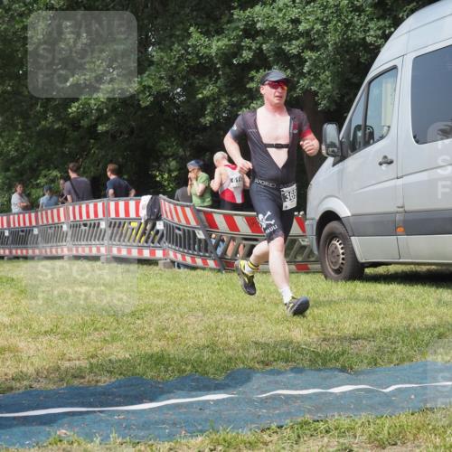 15.06.2025 - 27. Vierlanden-Triathlon KatJ http://msf.ph/oto/8037198 15.06.2025 11:27:17 Schwimmen 884, 886, 961 meine-sportfotos.de