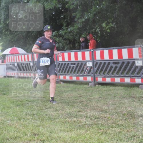 21.06.2025 - 27. Vierlanden-Triathlon KatJ http://msf.ph/oto/8037199 15.06.2025 14:17:40 Ziel 1169 meine-sportfotos.de