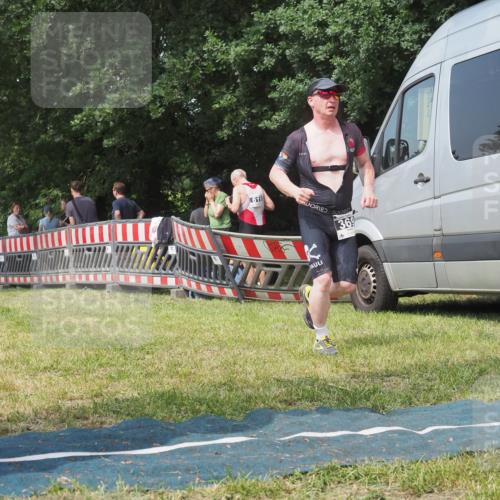 15.06.2025 - 27. Vierlanden-Triathlon KatJ http://msf.ph/oto/8037202 15.06.2025 11:27:18 Schwimmen 884, 886, 961 meine-sportfotos.de