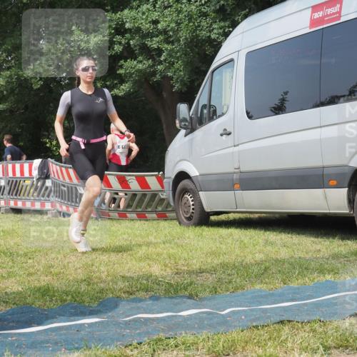 15.06.2025 - 27. Vierlanden-Triathlon KatJ http://msf.ph/oto/8037217 15.06.2025 11:27:21 Schwimmen 884, 886, 961 meine-sportfotos.de