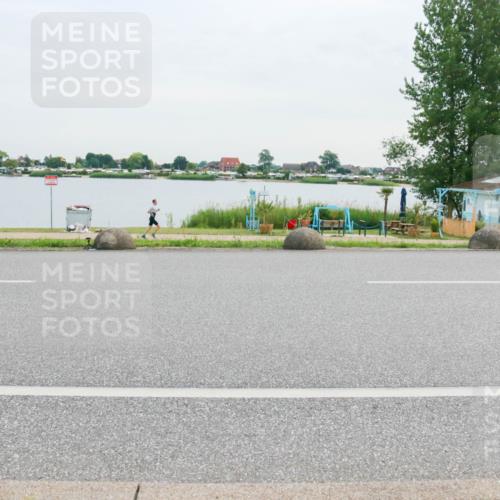 15.06.2025 - 27. Vierlanden-Triathlon H.Heesch http://msf.ph/oto/8037222 15.06.2025 10:50:40 Radfahren 133, 188, 373 meine-sportfotos.de