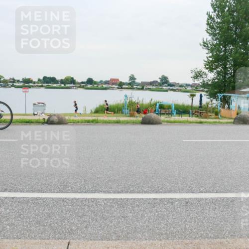 15.06.2025 - 27. Vierlanden-Triathlon H.Heesch http://msf.ph/oto/8037247 15.06.2025 10:50:47 Radfahren 18, 180, 196, 373, 592 meine-sportfotos.de