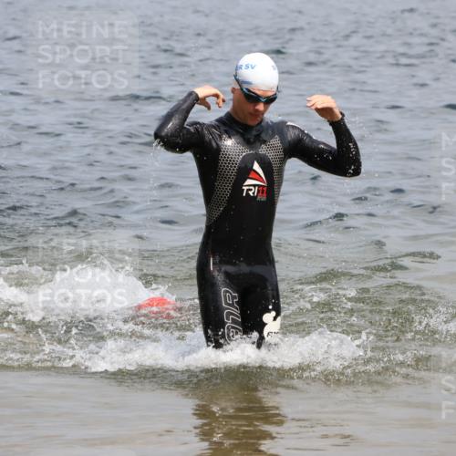 21.06.2025 - 27. Vierlanden-Triathlon Lena Gebhardt http://msf.ph/oto/8037257 15.06.2025 12:04:06 Schwimmen 1009, 1010, 1011, 1012, 1013 meine-sportfotos.de