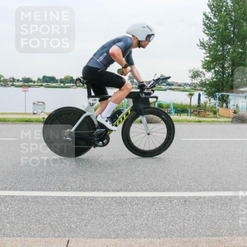 15.06.2025 - 27. Vierlanden-Triathlon H.Heesch http://msf.ph/oto/8037278 15.06.2025 10:51:03 Radfahren 120, 171, 403 meine-sportfotos.de