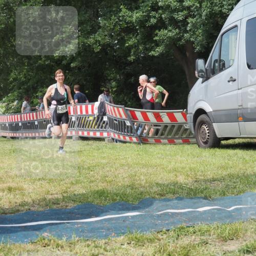 15.06.2025 - 27. Vierlanden-Triathlon KatJ http://msf.ph/oto/8037312 15.06.2025 11:27:33 Schwimmen  meine-sportfotos.de