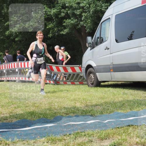 15.06.2025 - 27. Vierlanden-Triathlon KatJ http://msf.ph/oto/8037325 15.06.2025 11:27:34 Schwimmen  meine-sportfotos.de