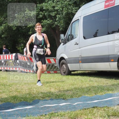15.06.2025 - 27. Vierlanden-Triathlon KatJ http://msf.ph/oto/8037342 15.06.2025 11:27:34 Schwimmen  meine-sportfotos.de