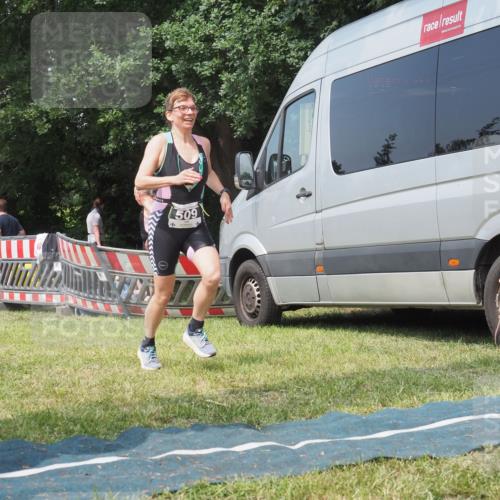 15.06.2025 - 27. Vierlanden-Triathlon KatJ http://msf.ph/oto/8037347 15.06.2025 11:27:34 Schwimmen  meine-sportfotos.de