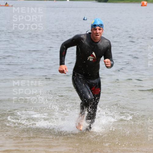 21.06.2025 - 27. Vierlanden-Triathlon Lena Gebhardt http://msf.ph/oto/8037355 15.06.2025 12:04:15 Schwimmen 1009, 1010, 1011, 1012, 1013 meine-sportfotos.de