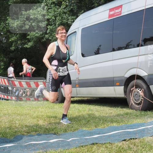 15.06.2025 - 27. Vierlanden-Triathlon KatJ http://msf.ph/oto/8037358 15.06.2025 11:27:35 Schwimmen  meine-sportfotos.de