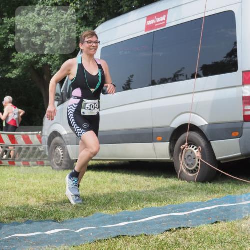 15.06.2025 - 27. Vierlanden-Triathlon KatJ http://msf.ph/oto/8037364 15.06.2025 11:27:35 Schwimmen  meine-sportfotos.de