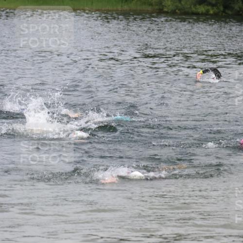 21.06.2025 - 27. Vierlanden-Triathlon Lena Gebhardt http://msf.ph/oto/8037415 15.06.2025 12:06:09 Schwimmen  meine-sportfotos.de