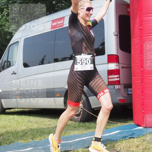 15.06.2025 - 27. Vierlanden-Triathlon KatJ http://msf.ph/oto/8037418 15.06.2025 11:28:01 Schwimmen  meine-sportfotos.de