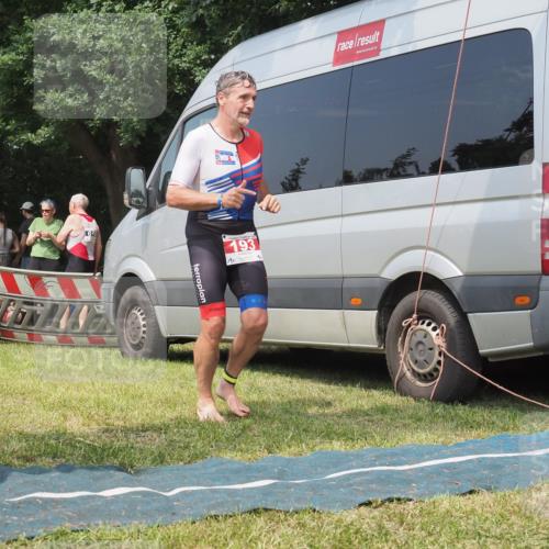 15.06.2025 - 27. Vierlanden-Triathlon KatJ http://msf.ph/oto/8037422 15.06.2025 11:28:05 Schwimmen  meine-sportfotos.de