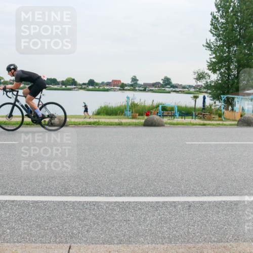 15.06.2025 - 27. Vierlanden-Triathlon H.Heesch http://msf.ph/oto/8037428 15.06.2025 10:52:10 Radfahren 81, 84, 144, 173, 252, 513 meine-sportfotos.de