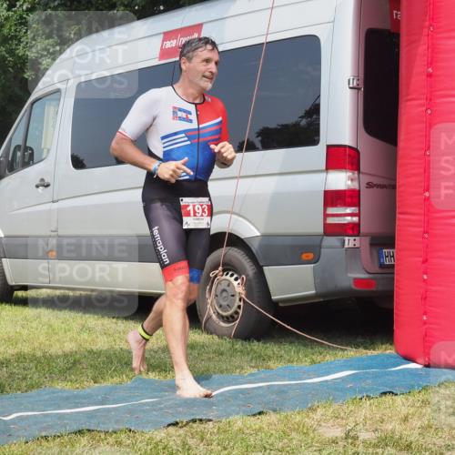 15.06.2025 - 27. Vierlanden-Triathlon KatJ http://msf.ph/oto/8037435 15.06.2025 11:28:05 Schwimmen  meine-sportfotos.de