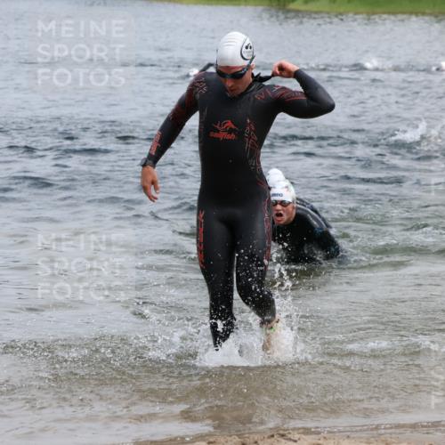 21.06.2025 - 27. Vierlanden-Triathlon Lena Gebhardt http://msf.ph/oto/8037451 15.06.2025 12:06:19 Schwimmen 1014, 1015, 1019, 1020, 1022, 1023 meine-sportfotos.de